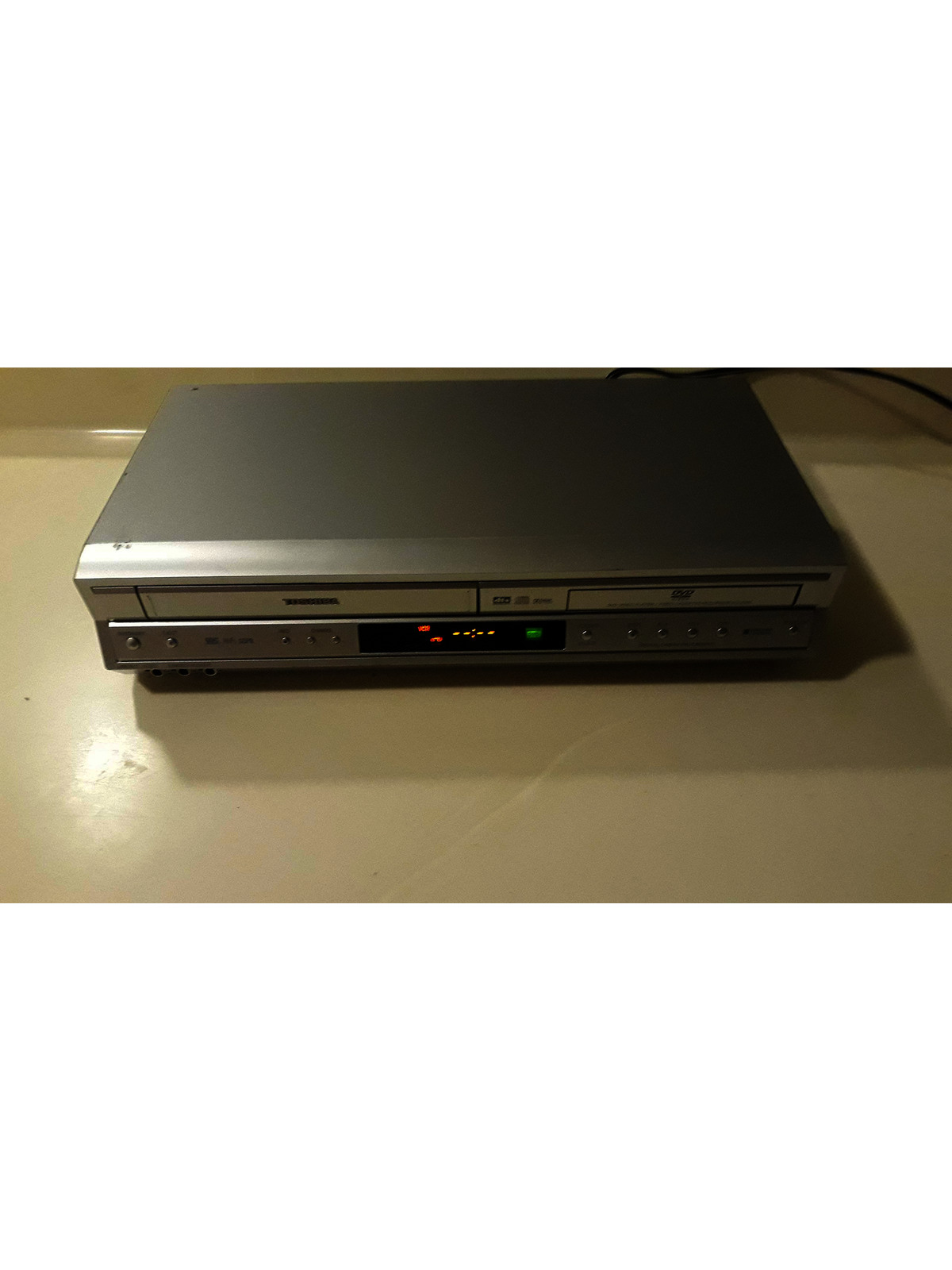 Toshiba SD-V392 DVD/VCR Combo, Silver