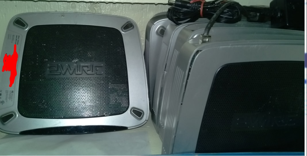 Lot of 5 High Powered 2Wire Access Point DSL / Routers Wi-Fi 802.11 54g 2700HG Series