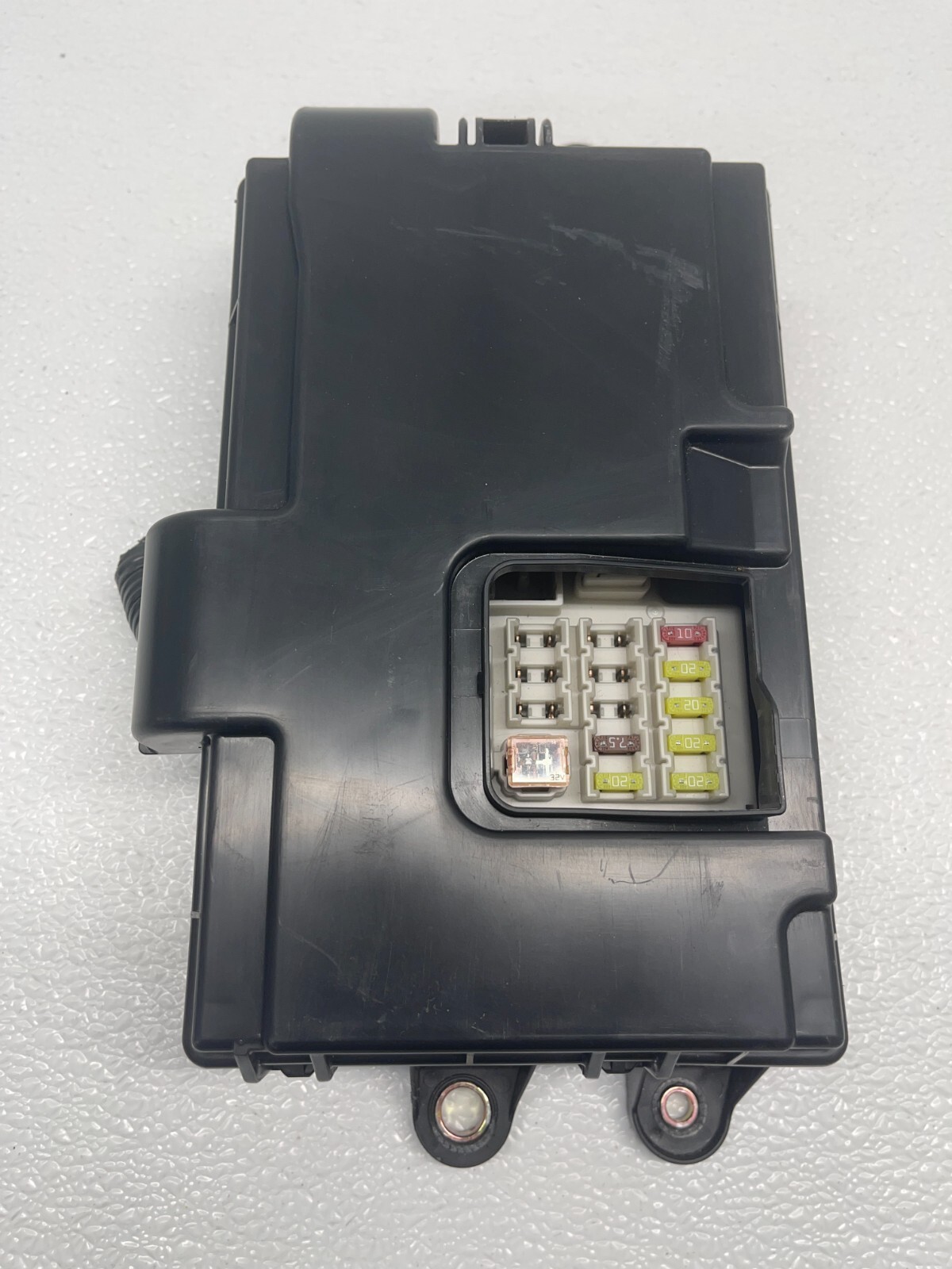 02-05 Lexus SC430 Rear Trunk Fuse Box Junction OEM 82670-24092 Module 925-15D3